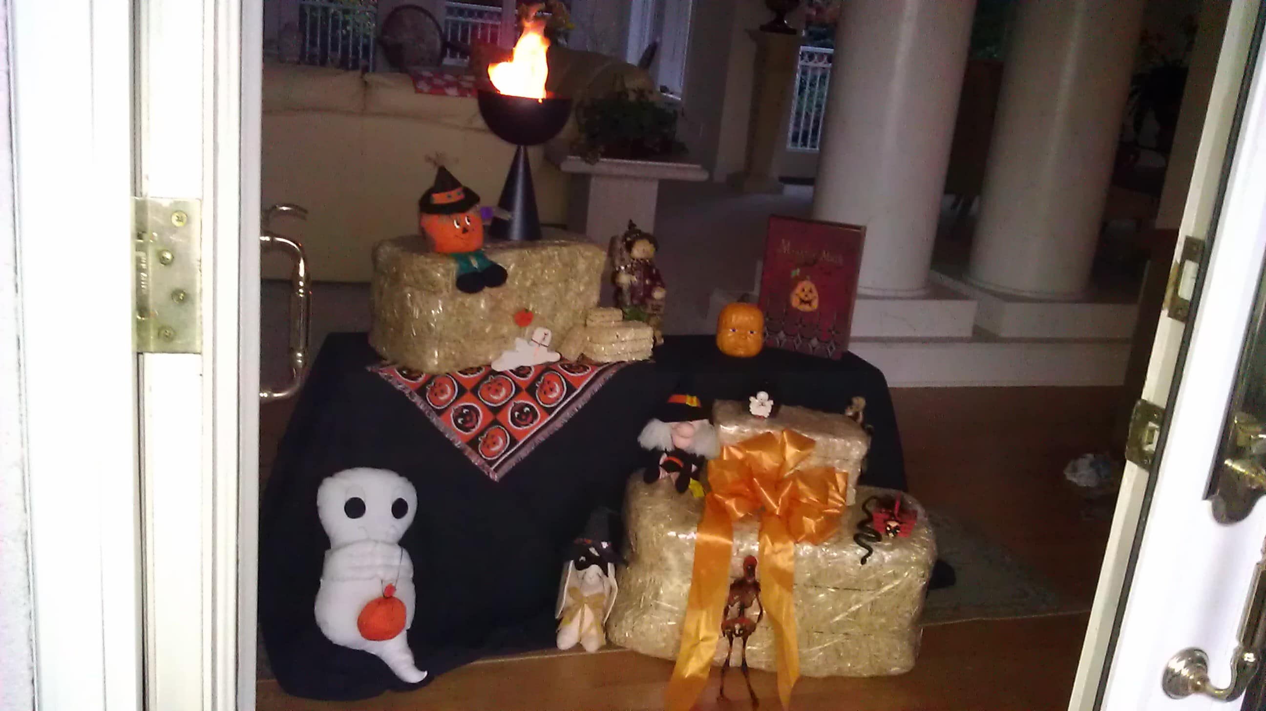 FloraCraft Hay Bales for Fall Decorating