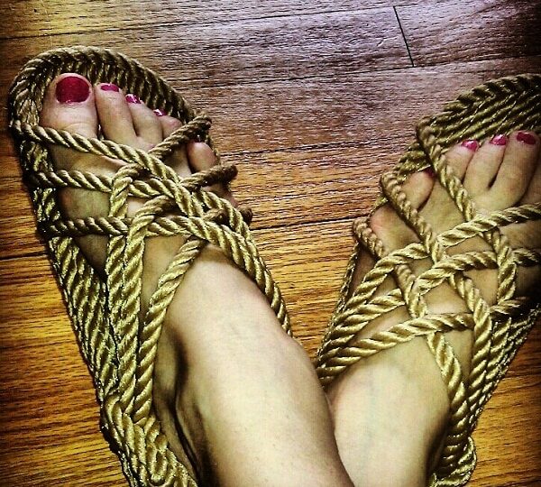 rope-sandals Shelley's feet in Nomadic State of Mine JC sandals in Camel.