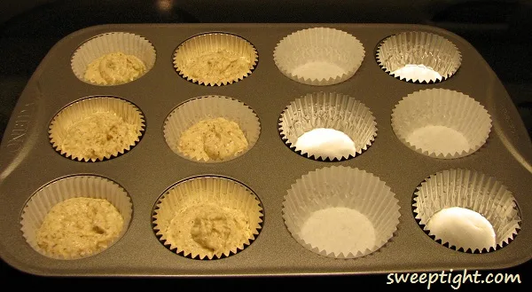 filling muffin cups
