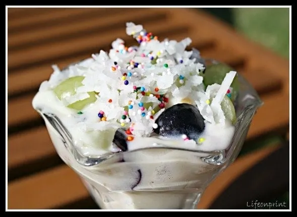 California Grapes and Greek Yogurt Cones Recipe