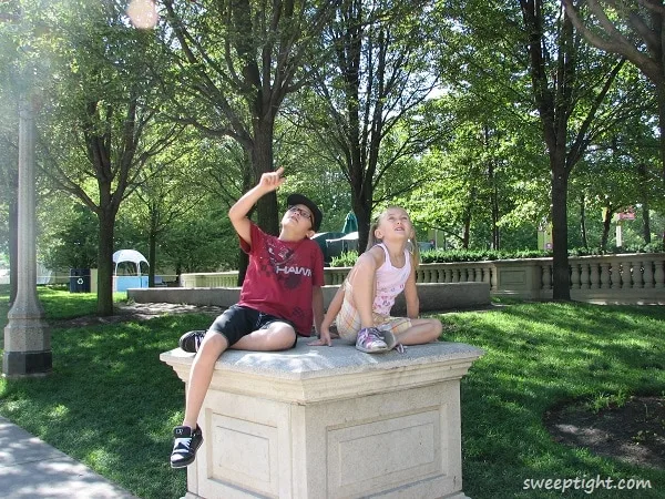 Kids in Millenium Park.