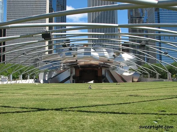 Jay Pritzker Pavilion. 