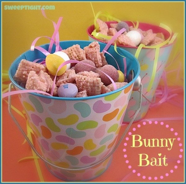 Bunny bait snack mix in an Easter jelly bean tin. 