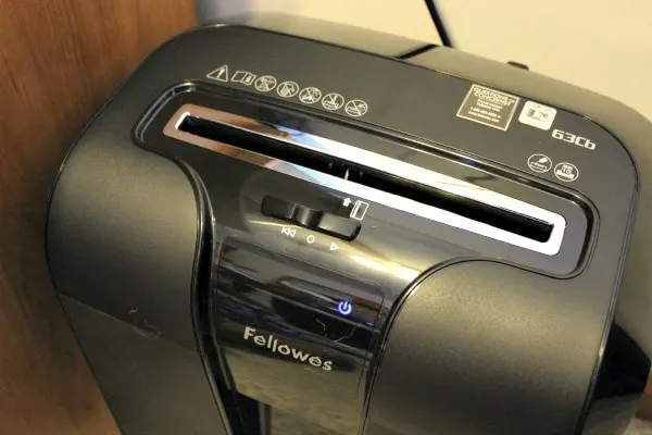 fellowes shredder