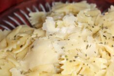 Roasted Garlic and Parmesan Pasta Recipe #MC #PastaFits