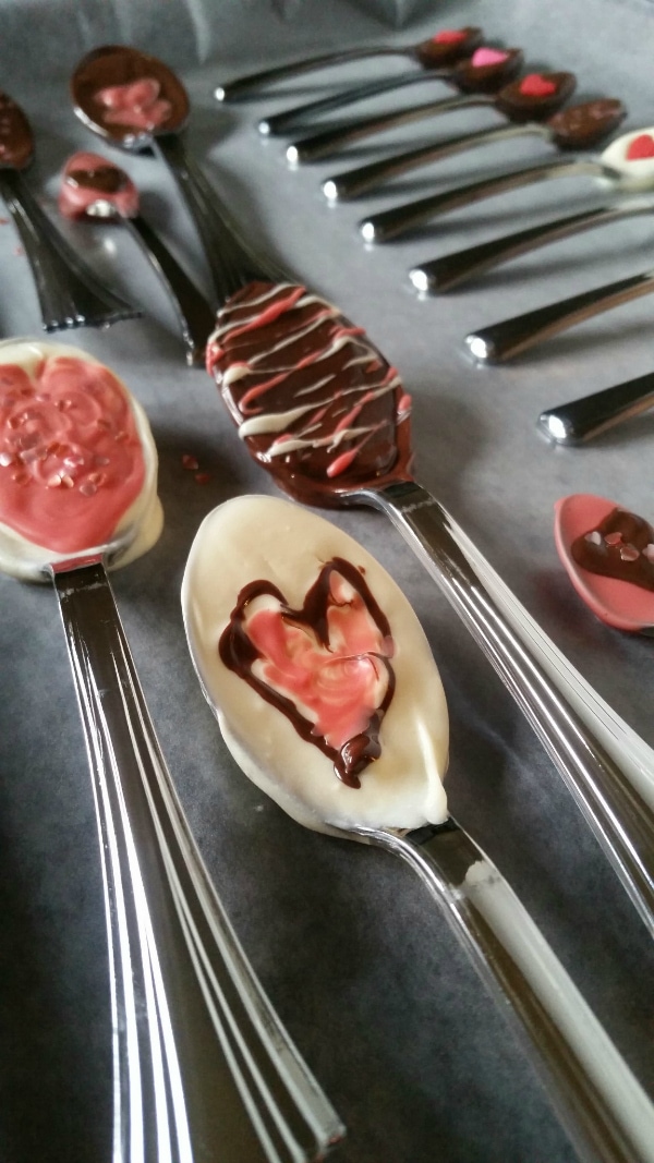 Valentine's Day Chocolate Dipped spoons decorated.