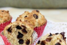 Vanilla Rich Chocolate Chip Muffins Recipe
