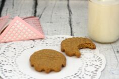 Easy Peanut Butter Cookie Recipe - Only 5 Ingredients