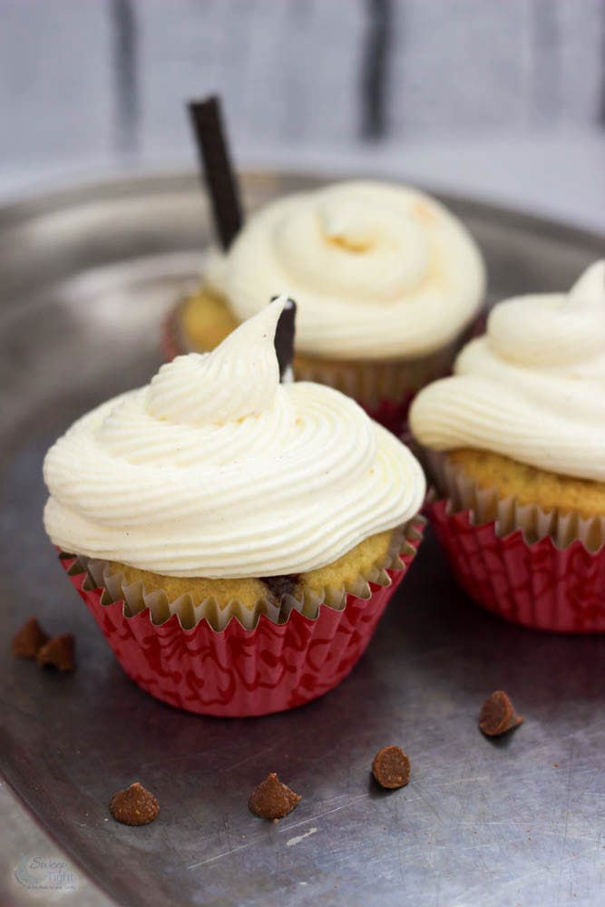 Banana Cupcakes Recipe with Vanilla Pudding Frosting | A Magical Mess