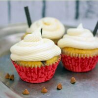 Banana Cupcakes Recipe with Vanilla Pudding Frosting