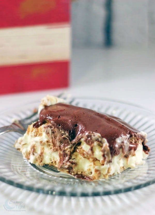 Banana Pudding Eclair Cake - No Bake Easy Dessert