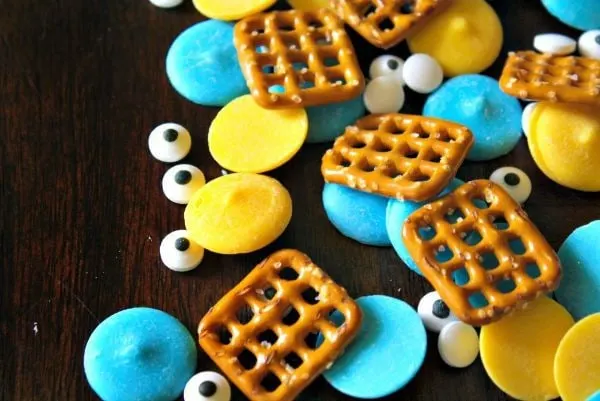 Easy Minions Pretzel Candy Recipe