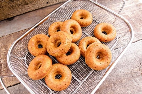 Plain donuts in a basket.