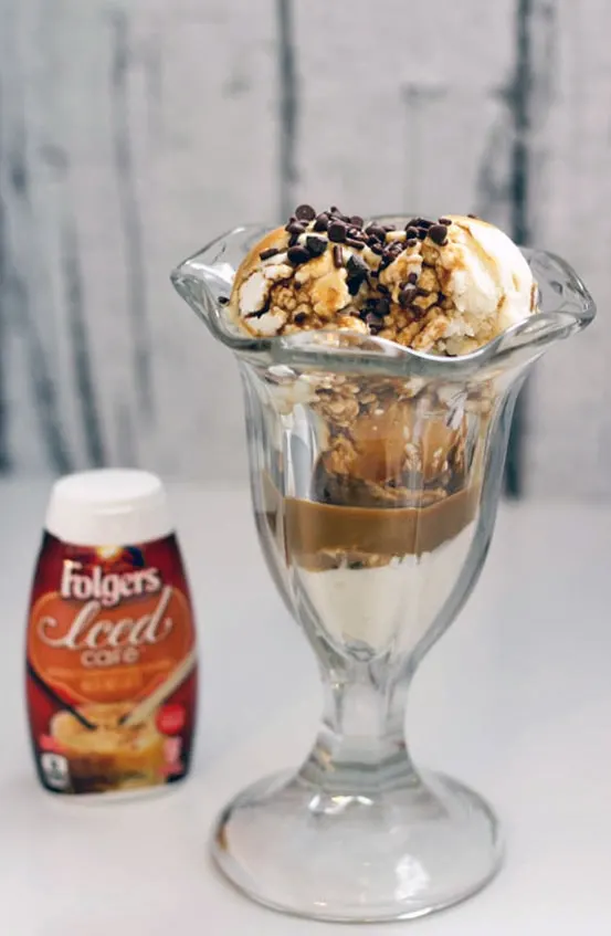 Easy Iced Coffee and Frozen Yogurt Recipe #FolgersFridays #IC ad