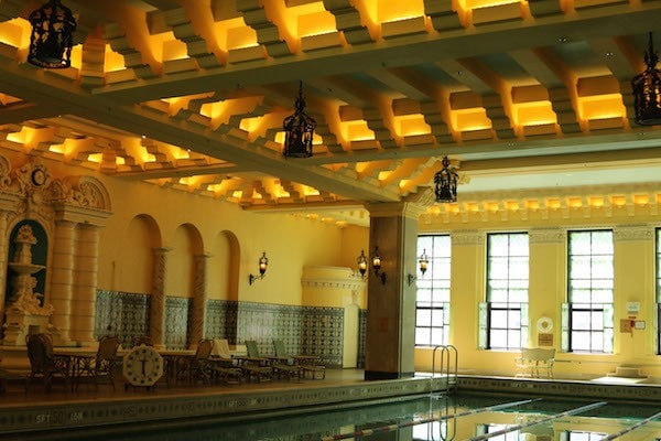 InterContinental Chicago Magnificent Mile pool area. 