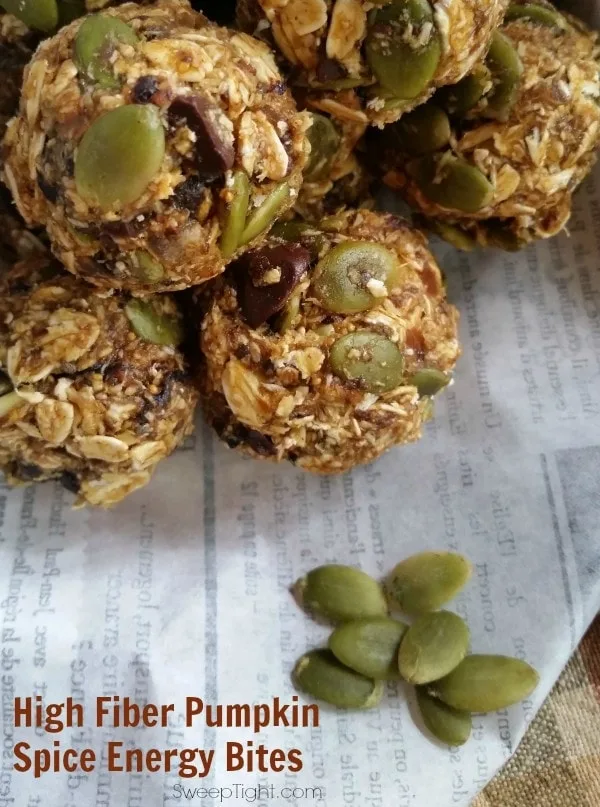 Pumpkin spice granola energy bites. Awesome snack for an autumn run outside.