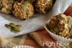Pumpkin spice granola energy bites. Awesome snack for an autumn run outside.