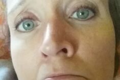 Follow these tips to protect your eyes! Don't make these common contact lens mistakes! #AOAhealthyeyes #CleverGirls #ad