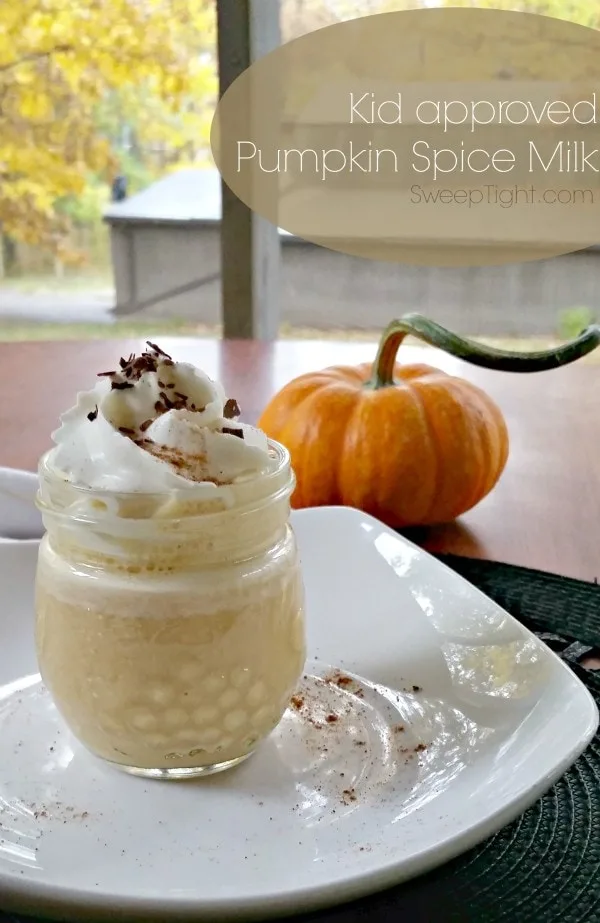 5 Ingredients 5 minutes. Pumpkin spice milk recipe moms and kids love. #ad #dairypure #pureandsimple