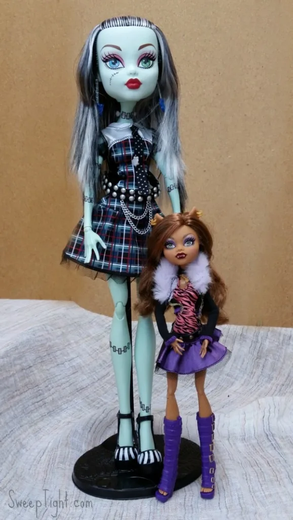 Life size store monster high dolls