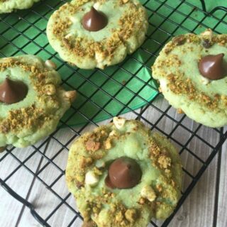 Pistachio Cookie Recipe - White Chocolate Pistachio Kiss Cookies