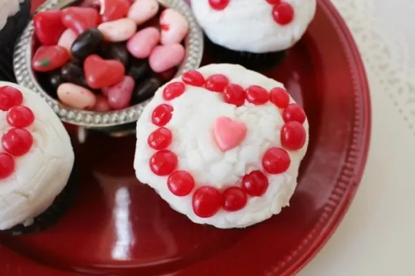 Dark Chocolate Cupcake Recipe - Valentine's Day Cupcakes