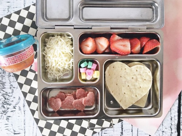 Perfect Valentine's Day lunch for school - DIY pizza lunchable - school lunches