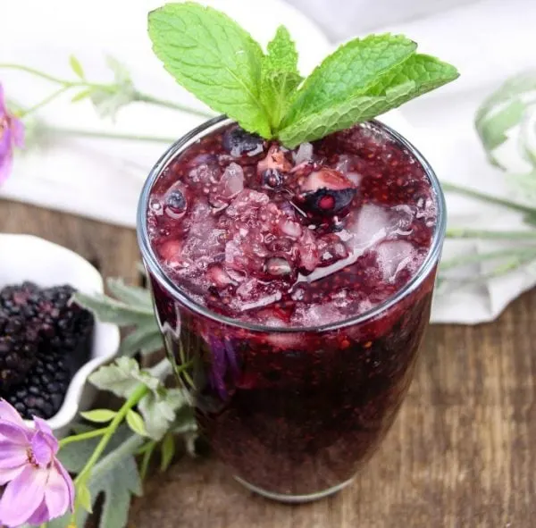 Blackberry and Raspberry Chia Seeds Drink Recipe
