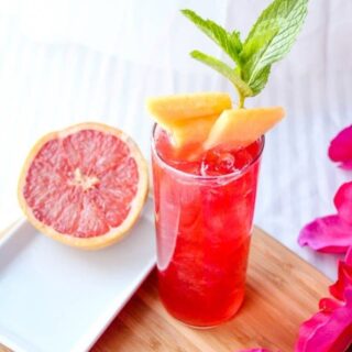 Spicy Cantaloupe and Raspberry Cocktail Recipe