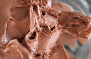 Super successful 2 ingredient chocolate ganache recipes - white and chocolate frosting and/or filling. So yummy!