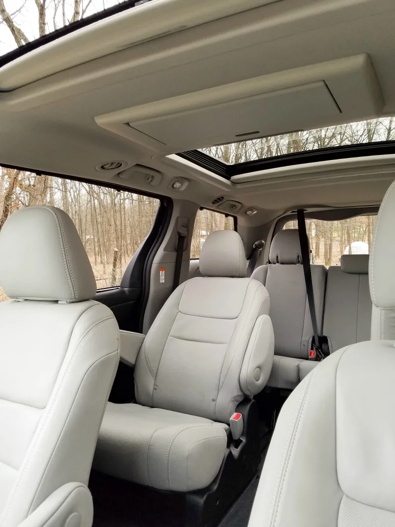 This Vehicle Can Organize Your Life - 2017 Toyota Sienna Review