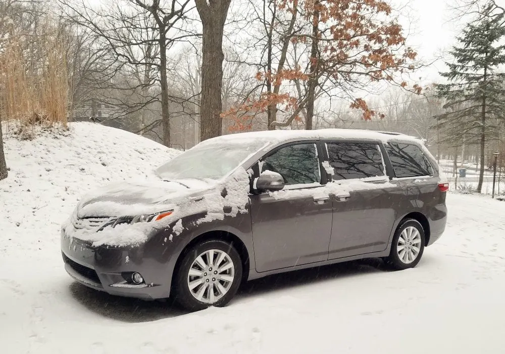 This Vehicle Can Organize Your Life - 2017 Toyota Sienna Review