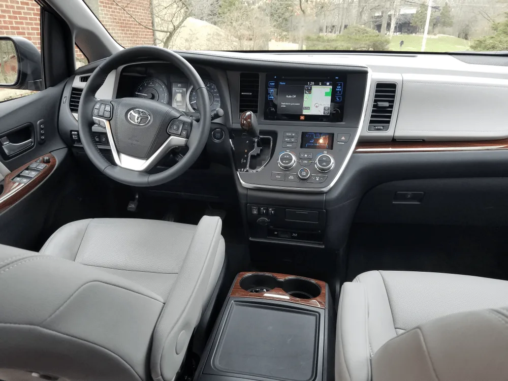 This Vehicle Can Organize Your Life - 2017 Toyota Sienna Review