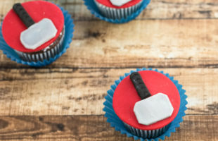 Marvel Cupcakes - Thor Ragnorok Inspired Cupcake Recipe