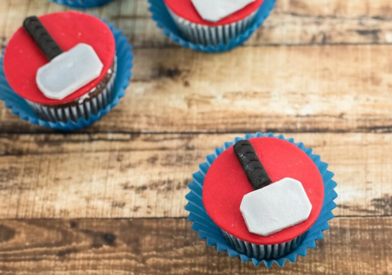 Marvel Cupcakes - Thor Ragnorok Inspired Cupcake Recipe