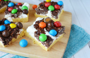 Caramel Cookie Bar Recipe - Layers of Deliciousness