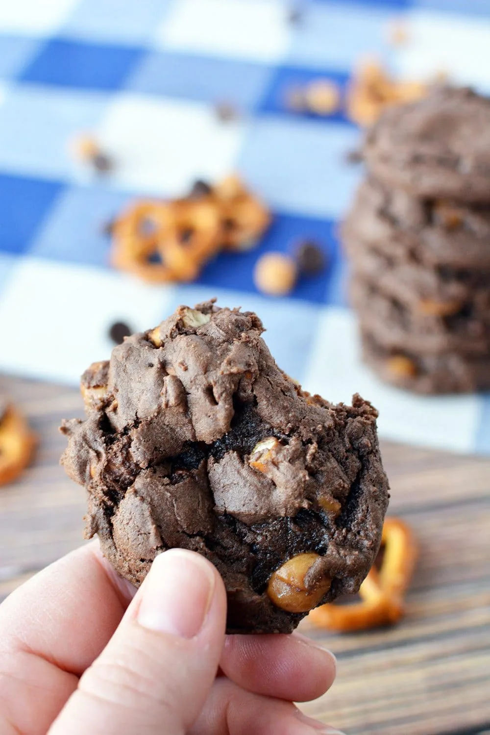 How to make Chocolate Caramel Pretzel Cookies