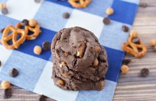 Delicious Chocolate Caramel Pretzel Cookies Recipe