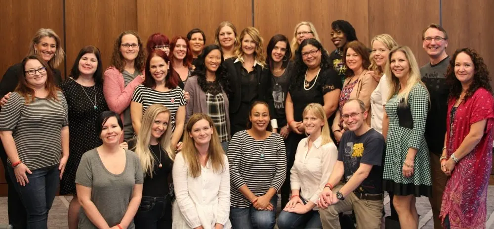 Group of bloggers with Laura Dern. 