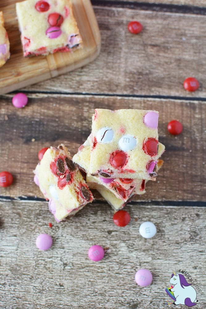 Easy Cookie Bar Recipe | A Magical Mess