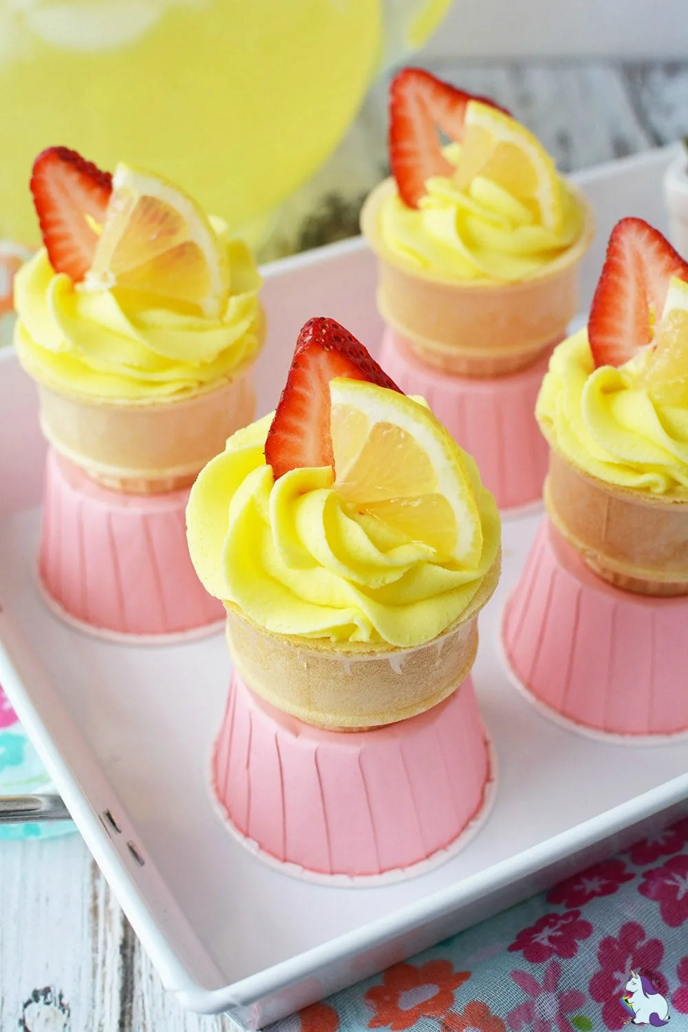 Strawberry Lemonade Conecakes