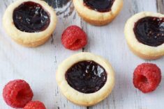 Easy Raspberry Tarts Recipe - Bite Sized Buttery Crunch