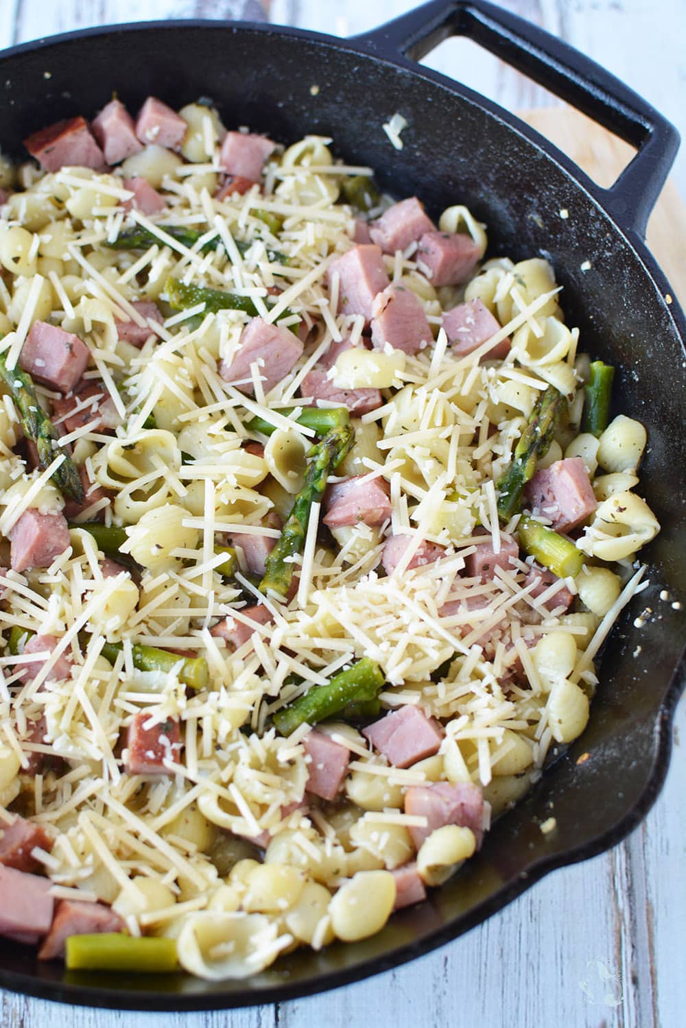 Pasta Skillet Dinner with ham and asparagus