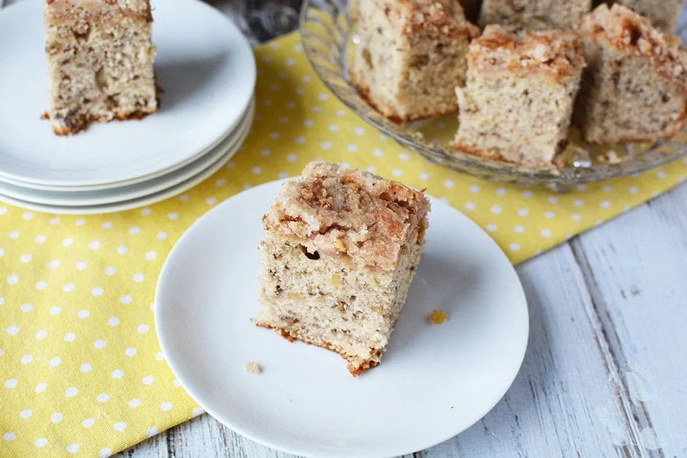 Light and Crunchy Banana Nut Coffee Cake Recipe