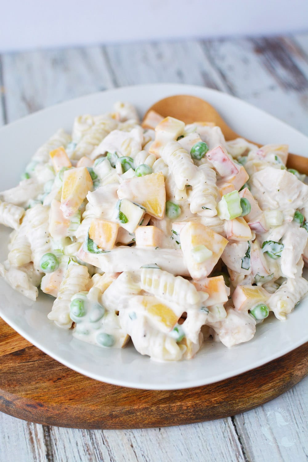 Pasta salad with chicken and peach
