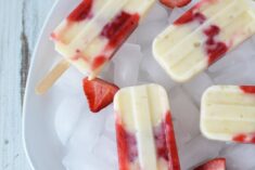 Strawberry cheesecake pudding pops recipe