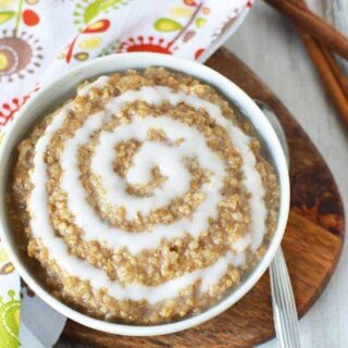 Quick and easy cinnamon roll oatmeal recipe