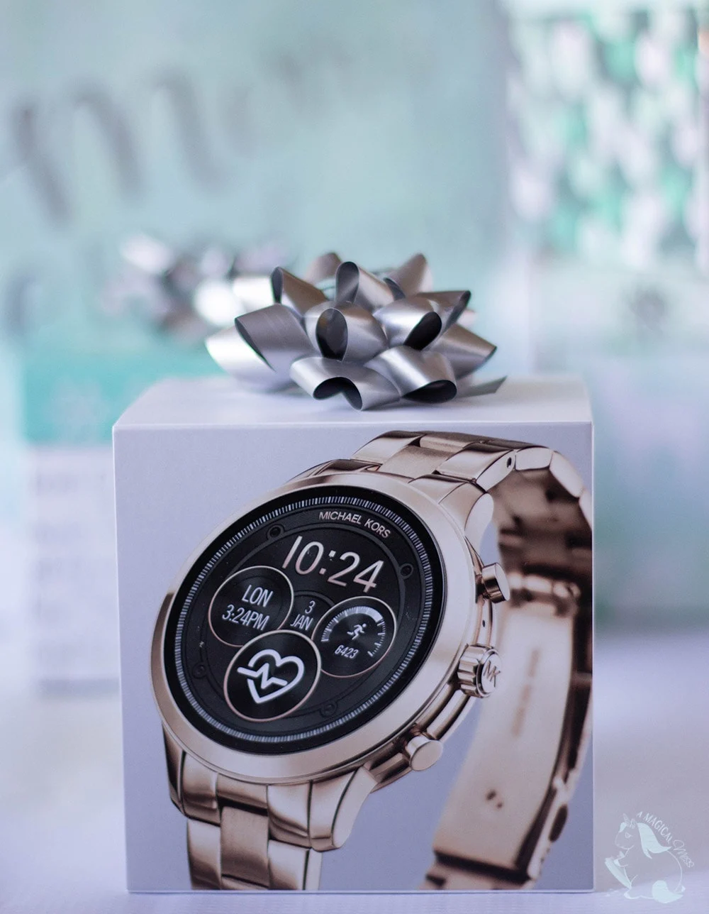 Michael kors smartwatch gift hot sale set