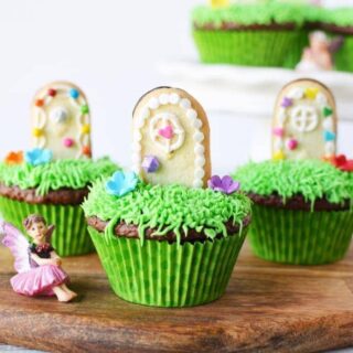 Super cute magical fairy door cupcakes