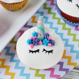 unicorn cupcakes with eyes and horn